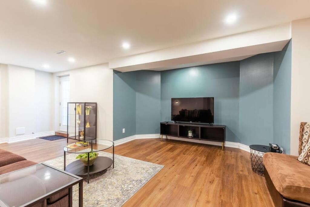 Spacious Basement Mississauga Exterior photo